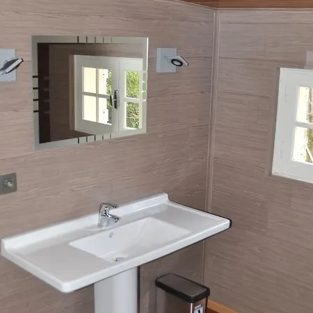 Spacious In Saze With Private Terrace Рошфор-дю-Гар