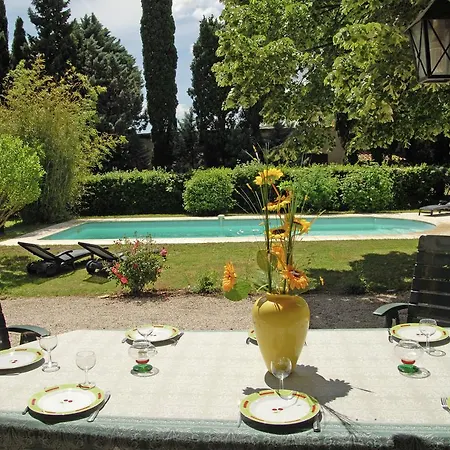 Вилла Spacious In Saze With Private Terrace Рошфор-дю-Гар