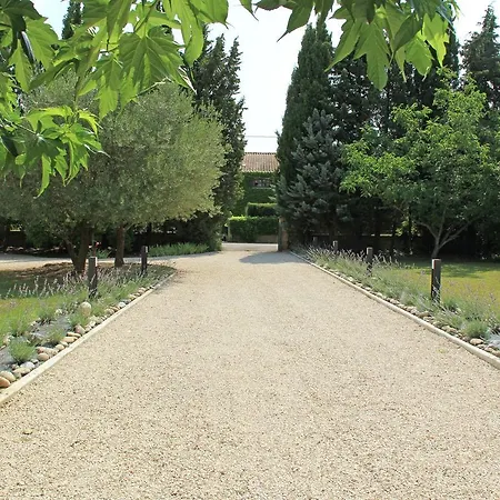 Spacious In Saze With Private Terrace Рошфор-дю-Гар